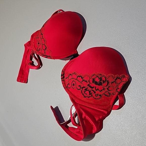 La Senza red and black 36D bra - Picture 1 of 7
